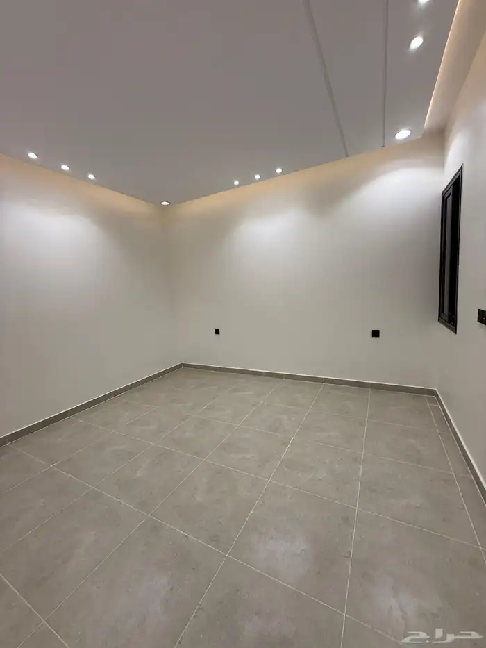 للبيع شقق علويه تشطيب vip ف ابها المحاله مقابل مبني الاذاعه 19