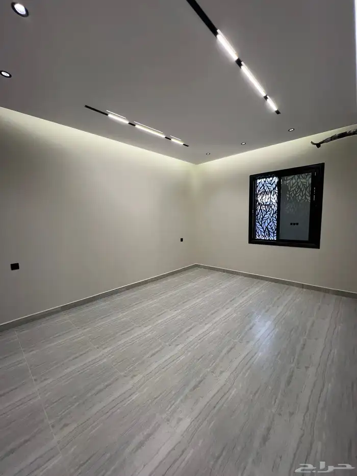للبيع دور وملحق 8 غرف ينفع سكن واستثمار 22