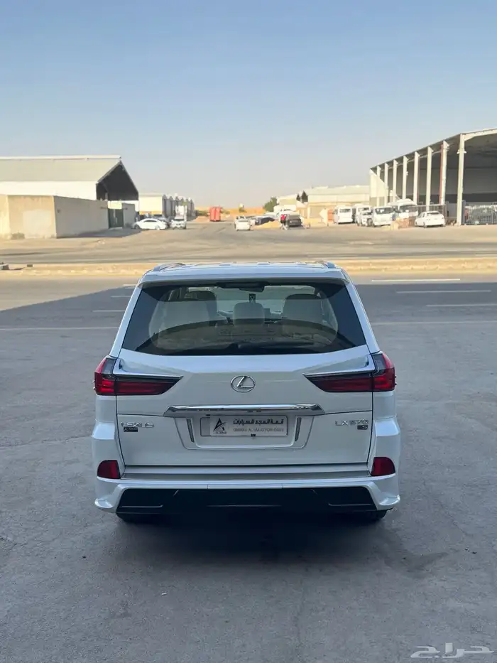 للبيع لكزس 2019 LX570 - بحالة الوكاله 5