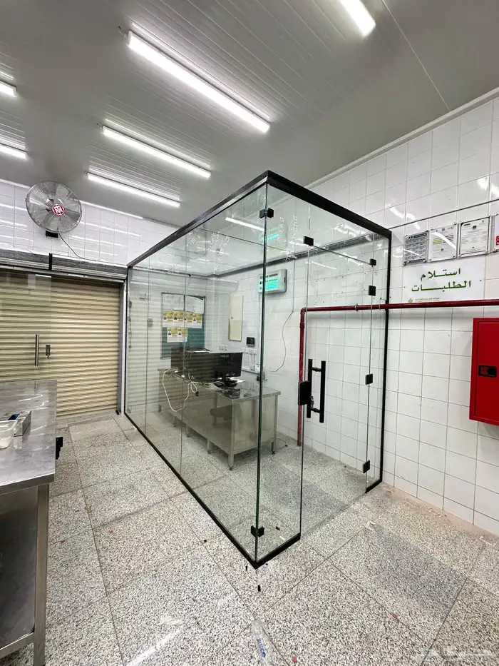 فني المنيوم تفصيل درايش وشبابيك ابواب المنيوم صيانة درايش 13