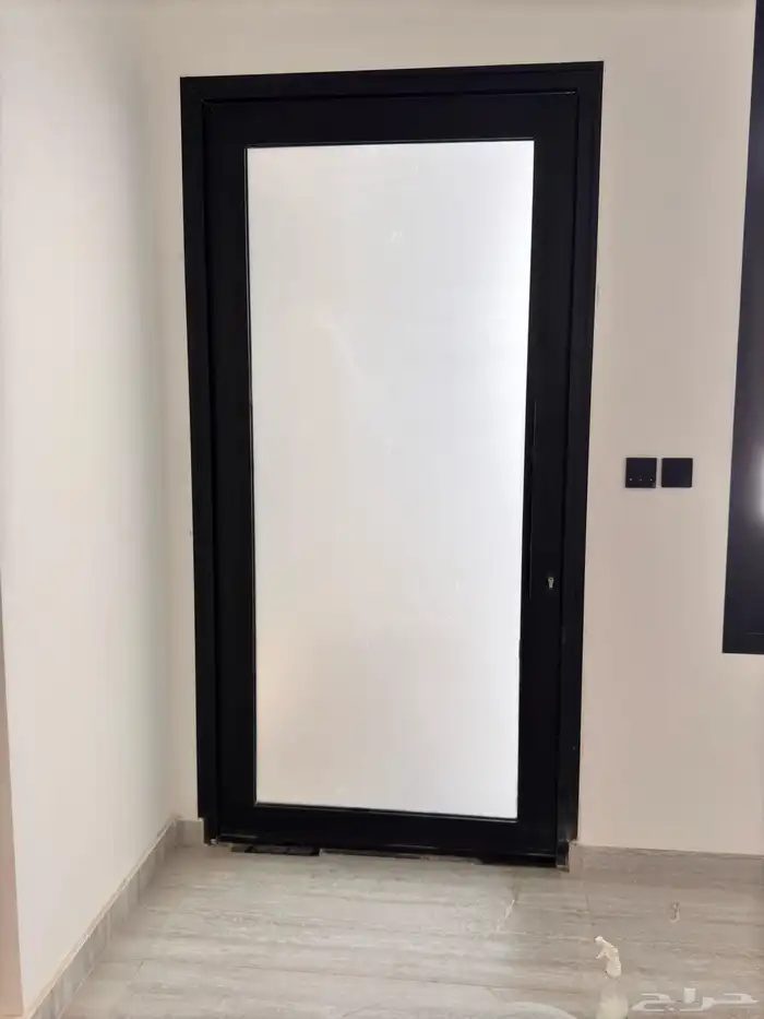 فني المنيوم تفصيل درايش وشبابيك ابواب المنيوم صيانة درايش 1