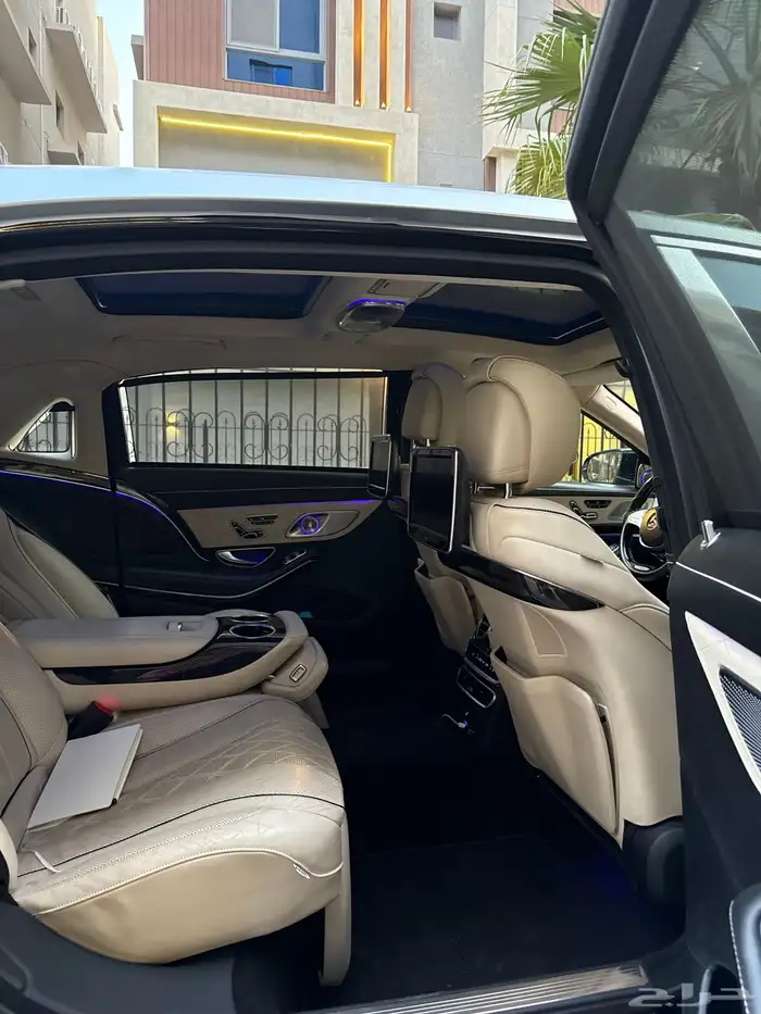 Mercedes مايباخ 2017 19