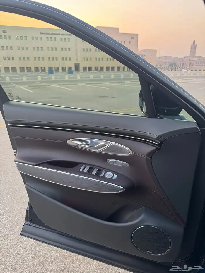 جنسس GV70 2023 28