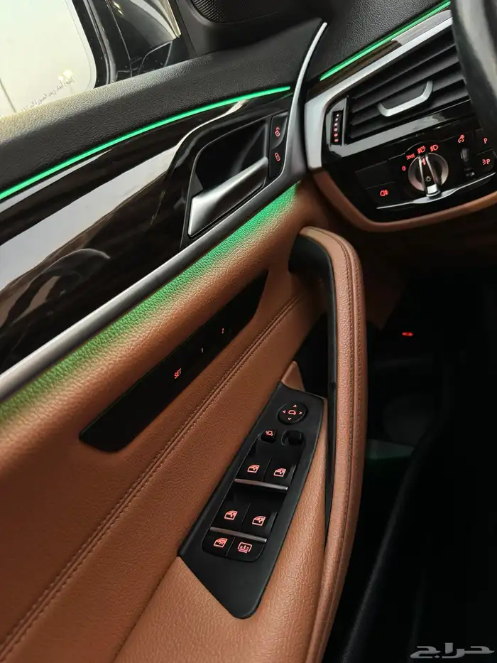BMW 520i موديل2023 37