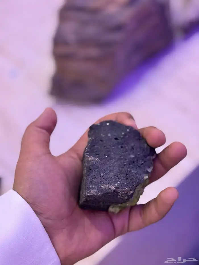 احجار كريمه اسما الحجر الزبرجد 1