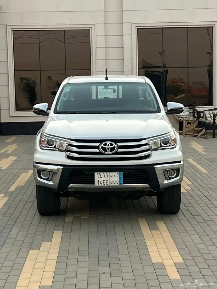 هايلوكس 2018 دبل بنزين قير عايدي ماشيه 65 الف فقط 4