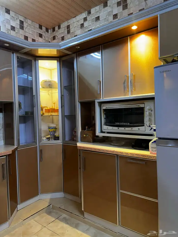 غرفه نوم ومطبخ شبه جديده استخدام فتره قليله جدا  السعر 3000 6