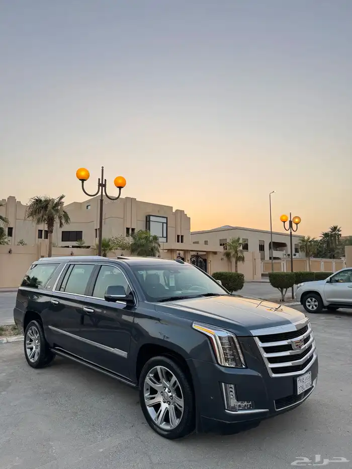 اسكاليد 2019 طويل بريميوم ملكي لون مميز نظيف جدا 19