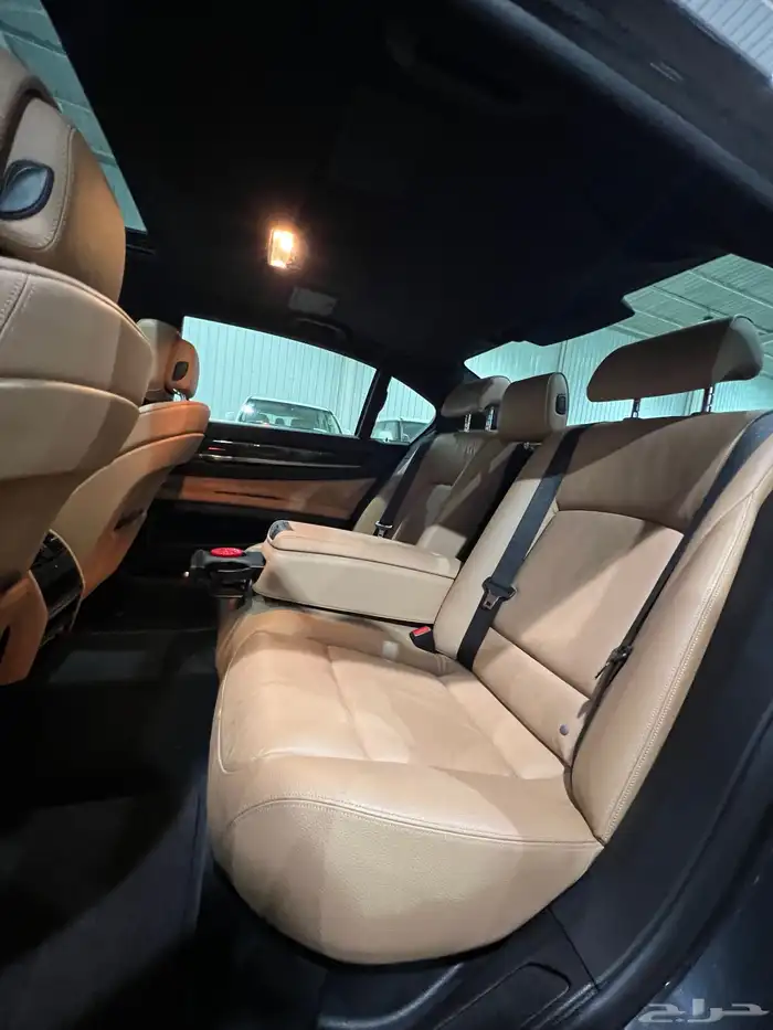 للبيع BMW 730i 2012 مخزن نظيف عداد 40 الف فقط 18