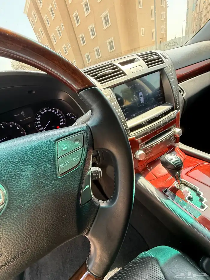 لكزس 460L موديل 2012 سعودي فل كامل 22