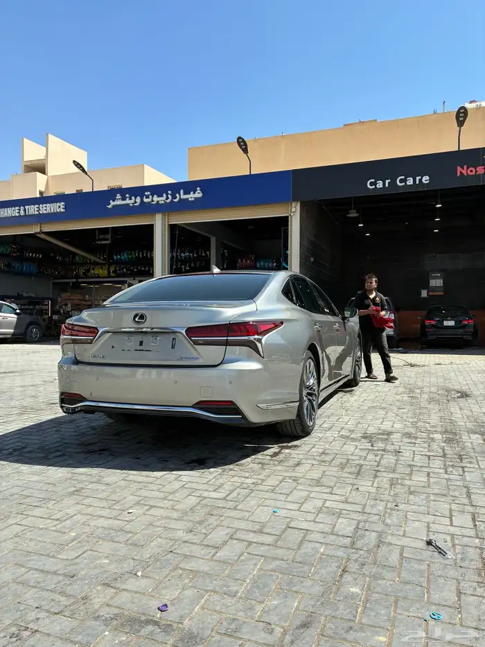 لكزس LS500h سعودي عبد اللطيف جميل 3