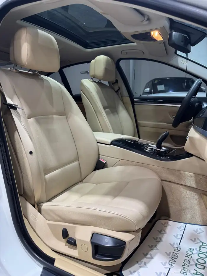 بي ام دبليو 520i 2013 مستعمل 7