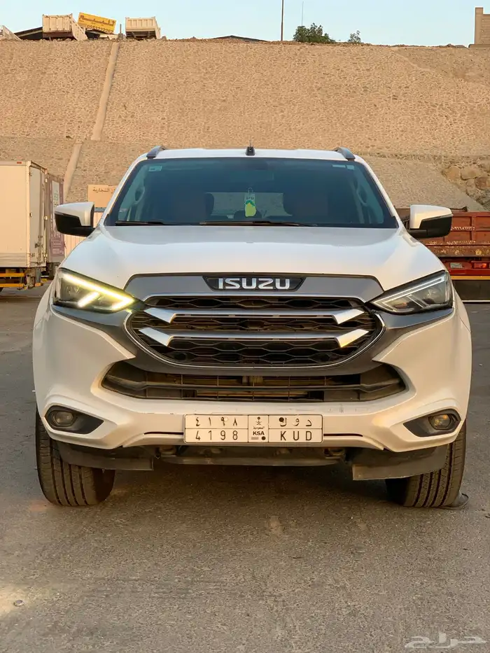 جيب ايسوزو MUX 2022 وكالة فل كامل 0