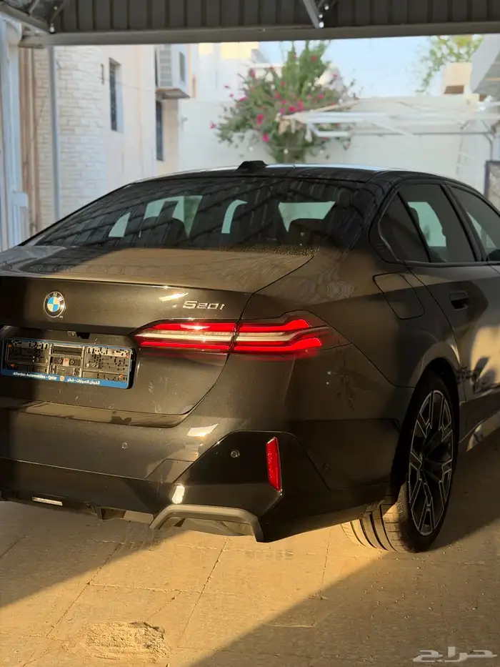 بي ام دبليو 520i 2026 5