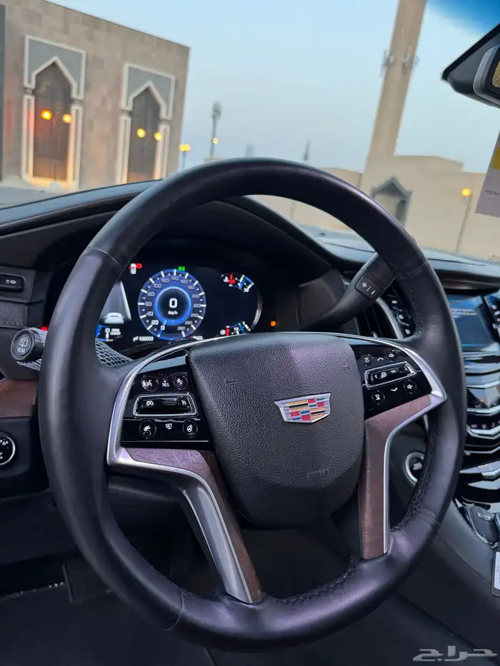 اسكاليد 2019 طويل بريميوم ملكي لون مميز نظيف جدا 34