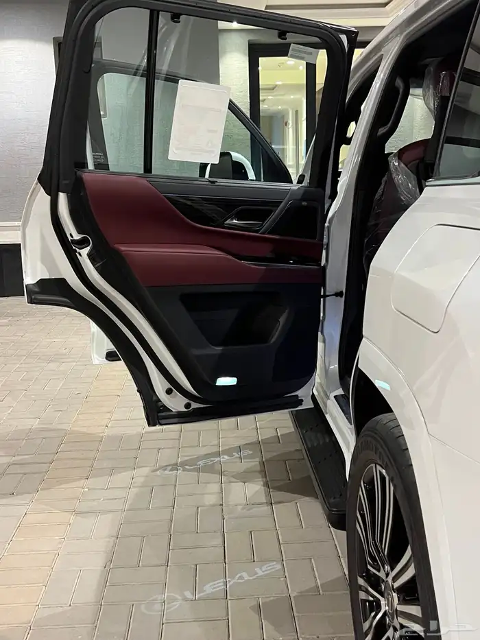 جيب لكزس BB 2024سعودي ممشى 33 الف فقط 19