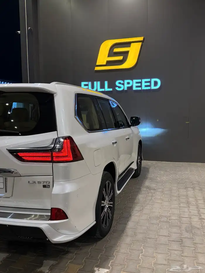 لكزس LX 570 موديل 2018 4