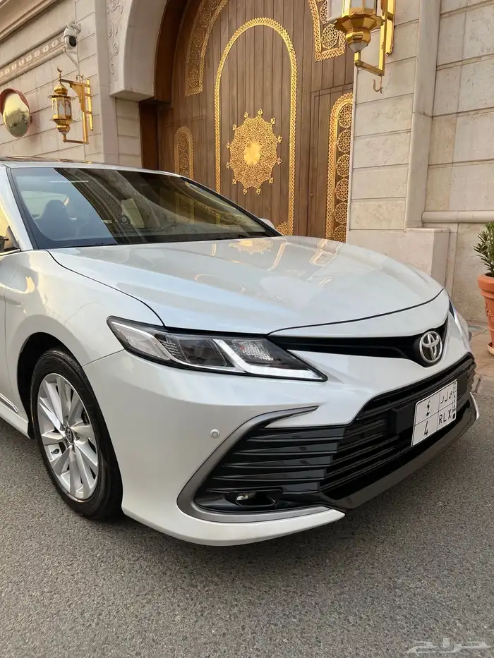 للبيع كامري GLE 2024 فل كامل نظيفه جدا 21