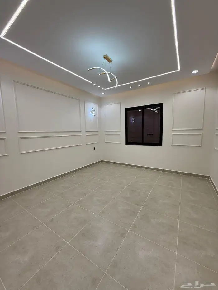 للبيع شقق علويه تشطيب vip ف ابها المحاله مقابل مبني الاذاعه 11