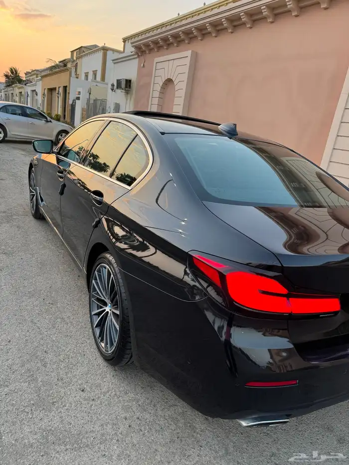 BMW 520i موديل2023 4