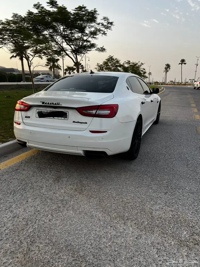 Maserati Quattroporte GTS Black Edition v8 twin turbo 4