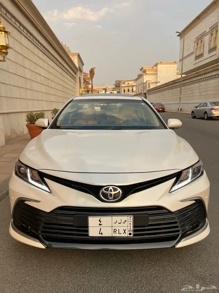 للبيع كامري GLE 2024 فل كامل نظيفه جدا 17