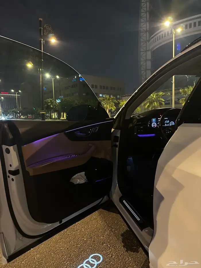 اودي Q8 Premium Black Edition 5