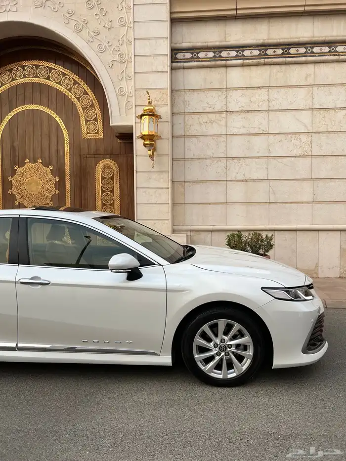 للبيع كامري GLE 2024 فل كامل نظيفه جدا 22