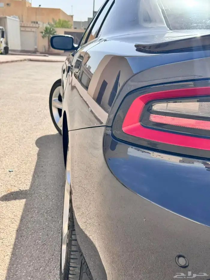 دودج تشارجر 28