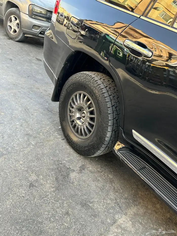 كفرات ريدستون ربع حجري مع جنوط برايد خمسه مسمار مقاس 17 جيب 6