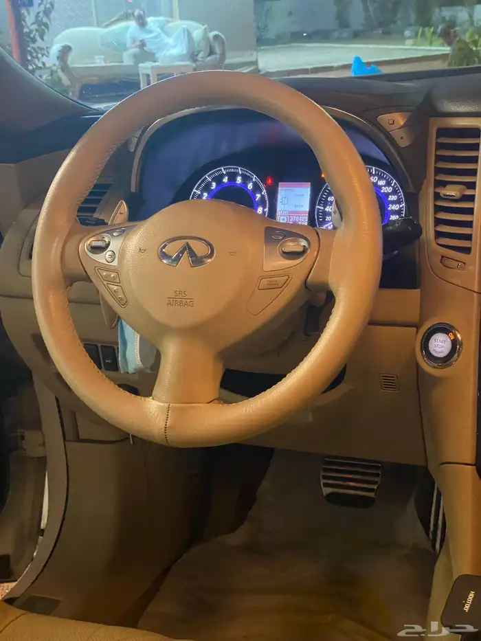 انفنتي QX70 فل كامل للبيع موديل 2013 5