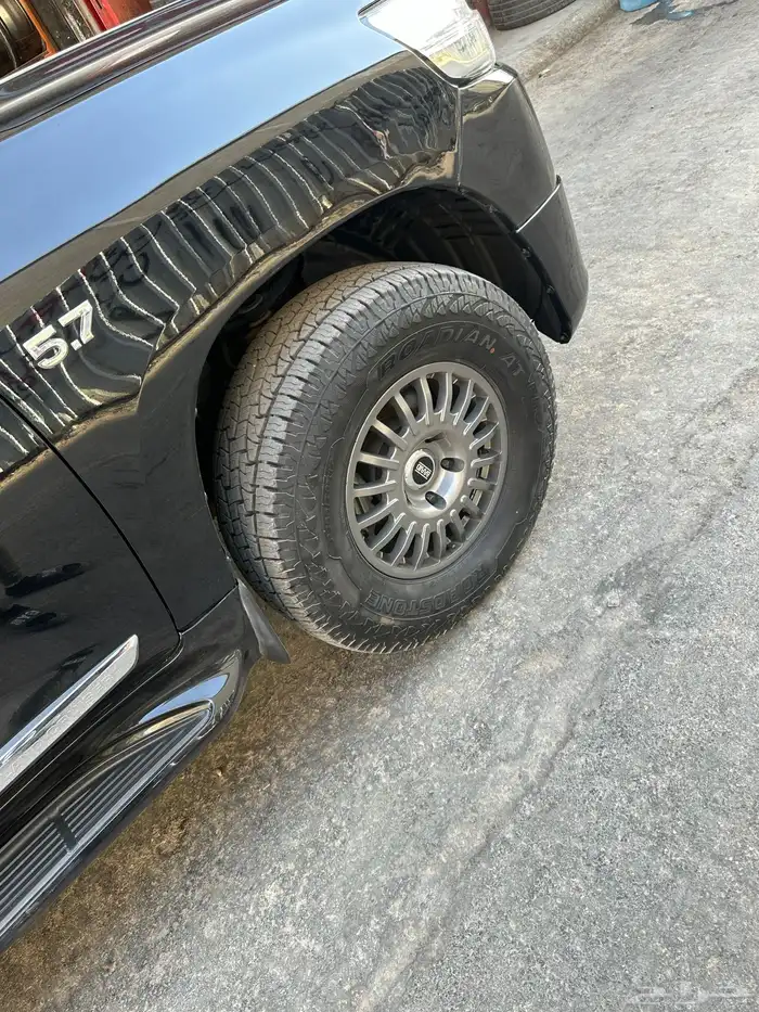 كفرات ريدستون ربع حجري مع جنوط برايد خمسه مسمار مقاس 17 جيب 10