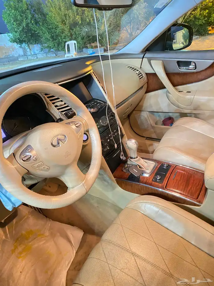 انفنتي QX70 فل كامل للبيع موديل 2013 12