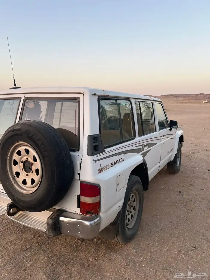 جيب نيسان المديل 90 3