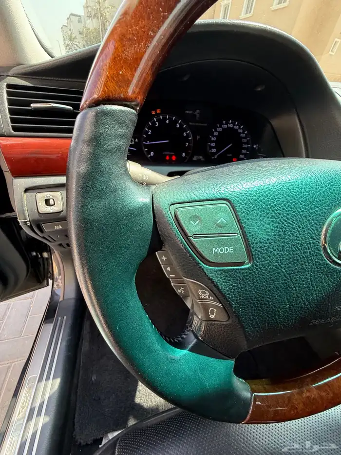 لكزس 460L موديل 2012 سعودي فل كامل 23