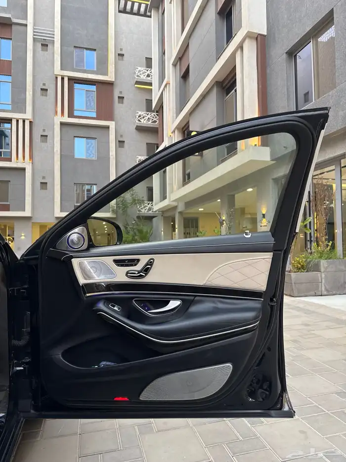 Mercedes مايباخ 2017 24