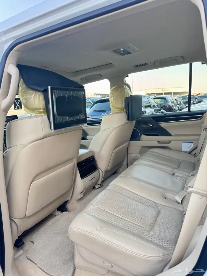 للبيع لكزس 2019 LX570 - بحالة الوكاله 6
