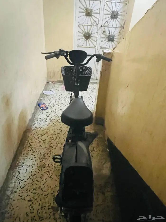 سكوتر نظيف 100  شغال يكلمني 0