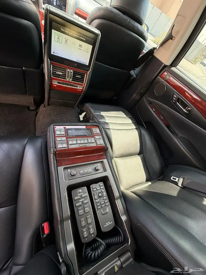 لكزس 460L موديل 2012 سعودي فل كامل 31