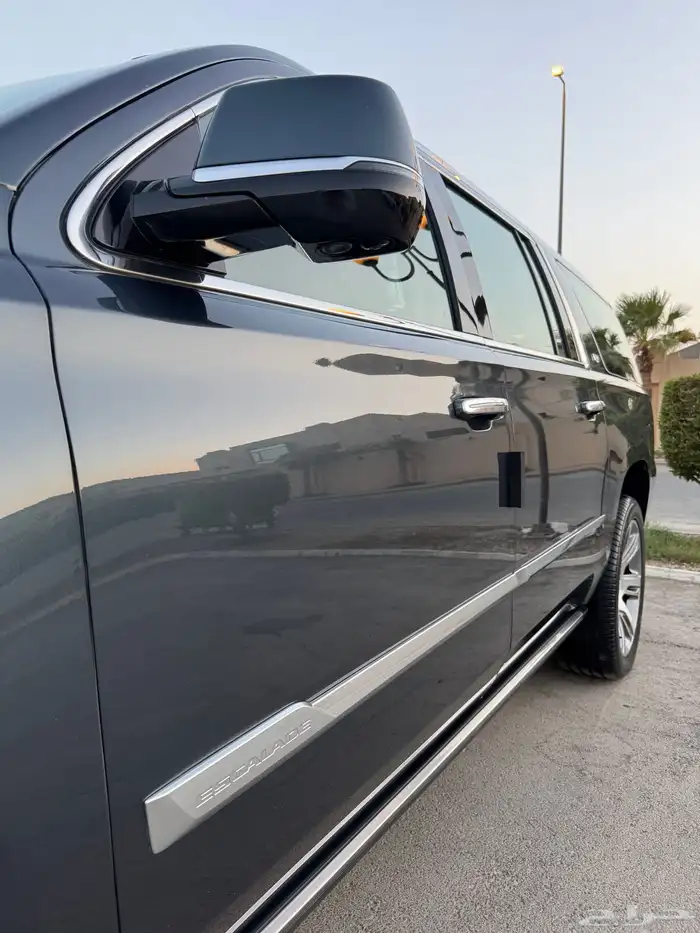 اسكاليد 2019 طويل بريميوم ملكي لون مميز نظيف جدا 21