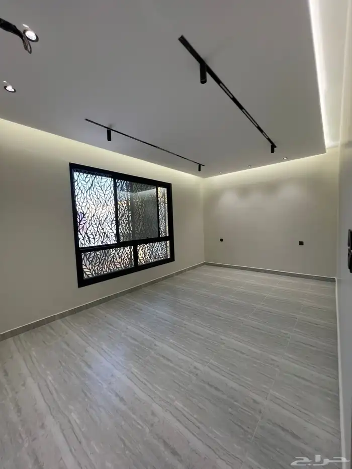 للبيع دور وملحق 8 غرف ينفع سكن واستثمار 24