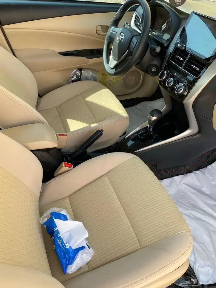 للبيع يارس 2020 ممشى 98 الف 5