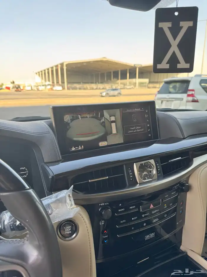 للبيع لكزس 2019 LX570 - بحالة الوكاله 13