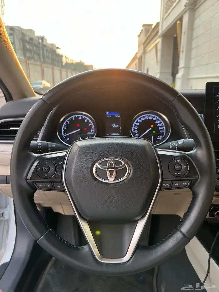 للبيع كامري GLE 2024 فل كامل نظيفه جدا 41