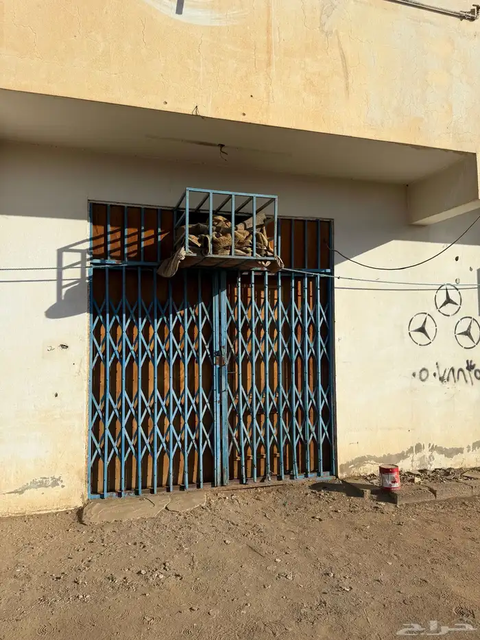 بيبان حديد قديمه شكل تراثي 1