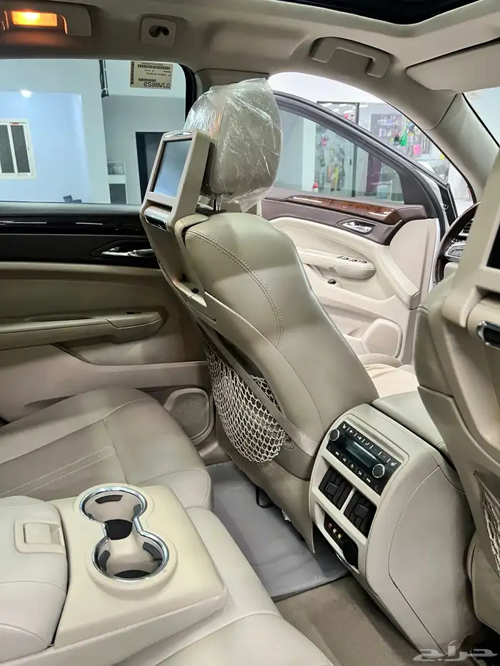 كاديلاك 2011 SRX فل كامل مخزن 22