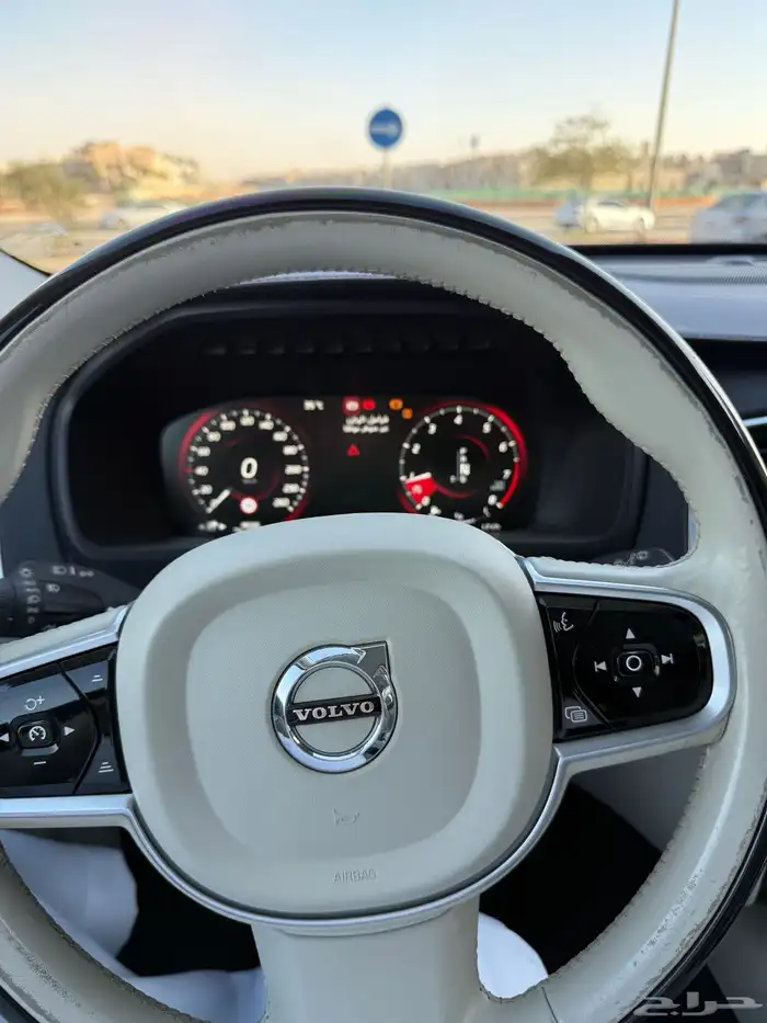 فولفو xc90 موديل 2019 للبيع 8