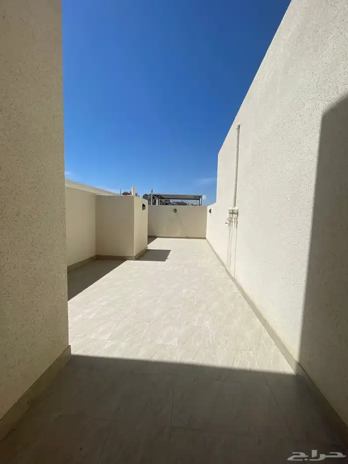 للبيع شقق ارضيه وعلويه 6 غرف من 600 الف ابها ح الموظفين 36