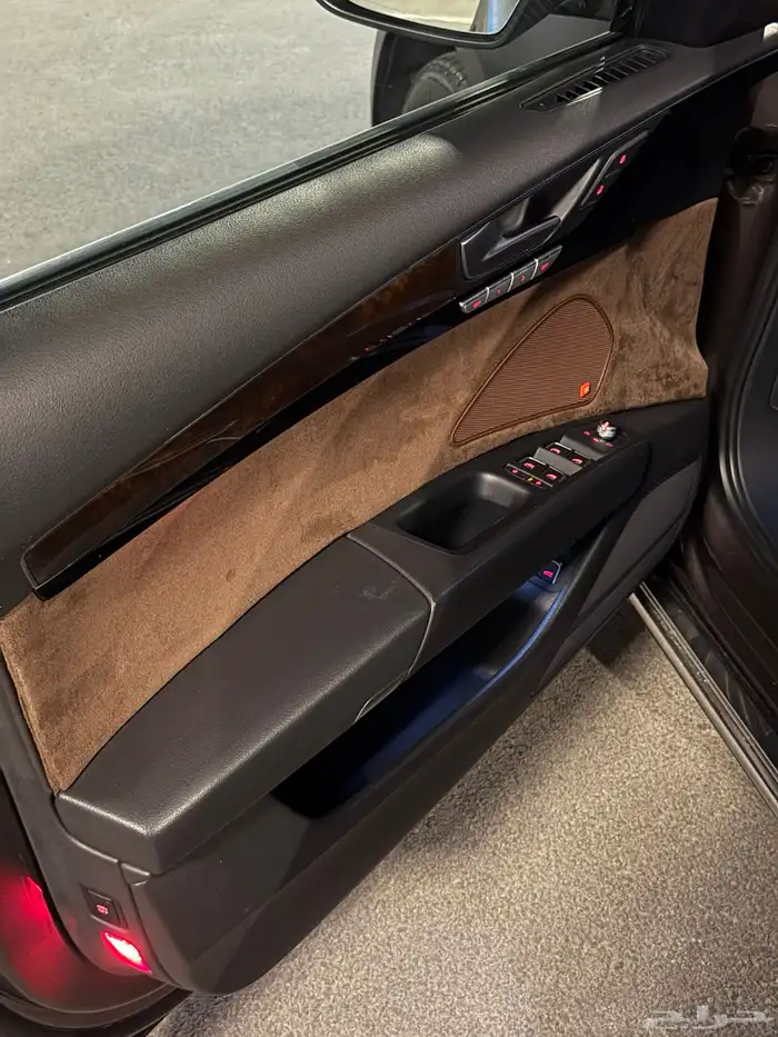 Audi A8L 2015 6