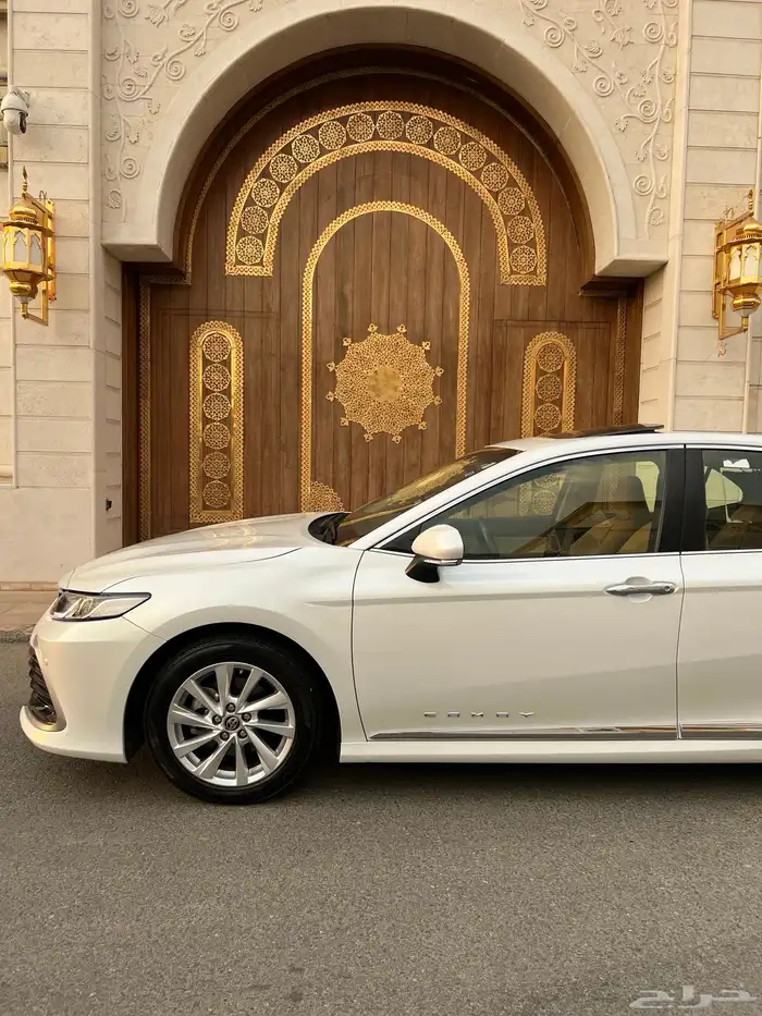 للبيع كامري GLE 2024 فل كامل نظيفه جدا 3